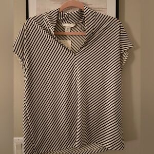 Nwt H&M vneck blouse stripe great for office under a blazer